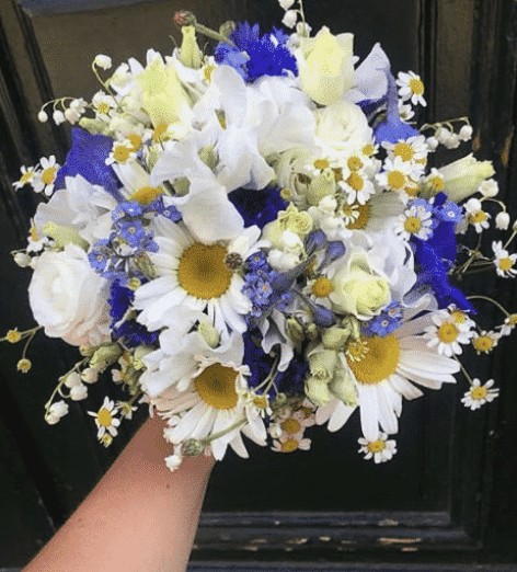 Fiol Blomster purple and white bouquet Getting Married in Denmark