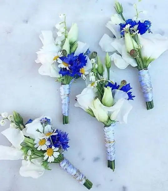 Fiol Blomster Buttonholes.png Getting Married in Denmark